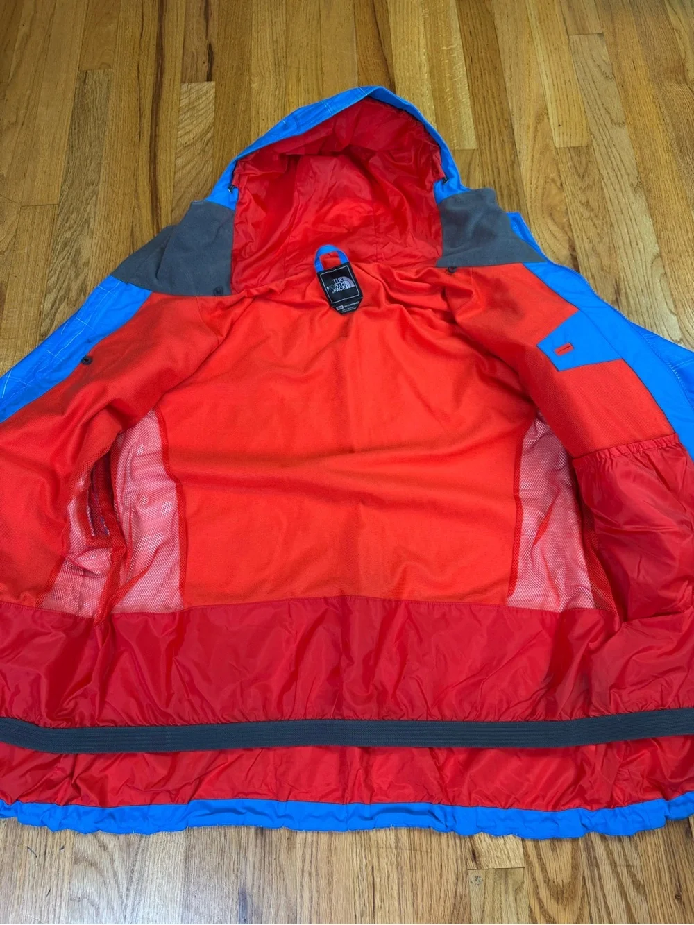 The North Face HyVent Blue Plaid Jacket Mens M Hooded Full Zip Snowboard Ski Sno